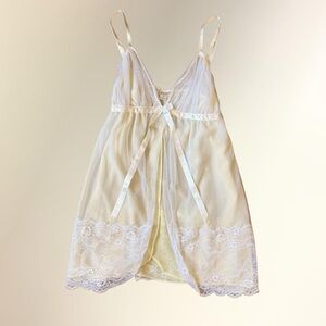 Felina Cream Sheer Lace-Trim Camisole Chemise